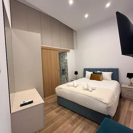 Joanna's * Kalopanagiotis